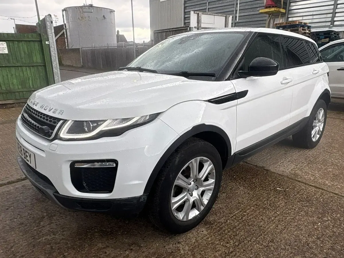 Używany Land Rover Range Rover evoque SE 2018 Biały Kombi
