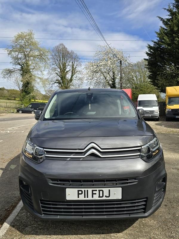 Gebraucht Citroën Berlingo 130 PS (95 kW) 2019 Grau Van / Kleinbus