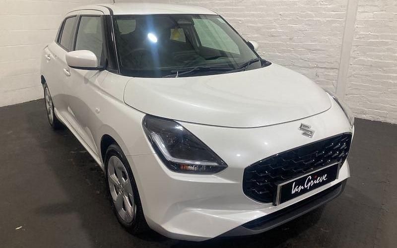 Begagnad Suzuki Swift 82 HK (60 kW) 2024 Vit Halvkombi