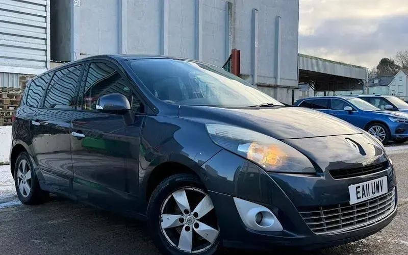 Used Ford C-MAX Titanium 140 HP (102 kW) 2014 MPV