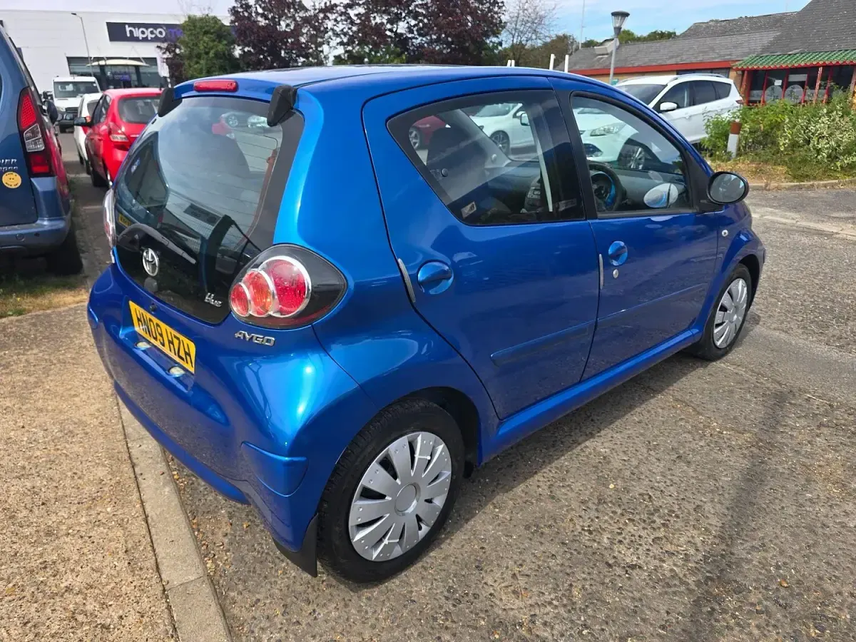 Used Toyota Aygo 2009 Blue Hatchback