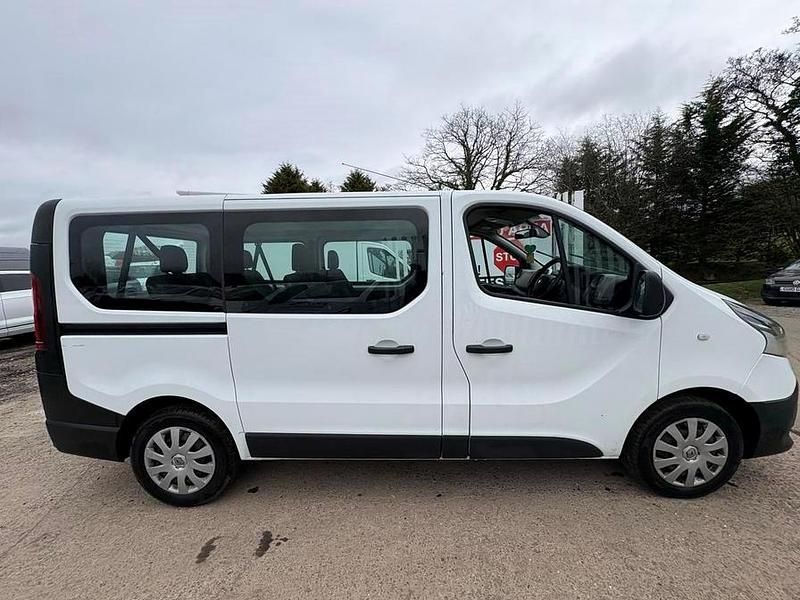 Used Renault Trafic Business 2015 White MPV
