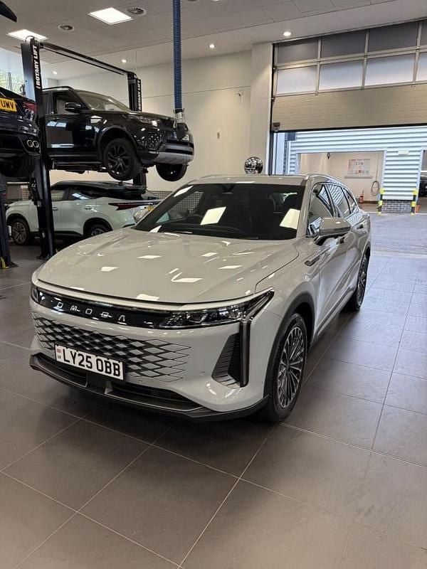 Grey Used 2025 Omoda 9 SUV | £39,399 - Image 1/4