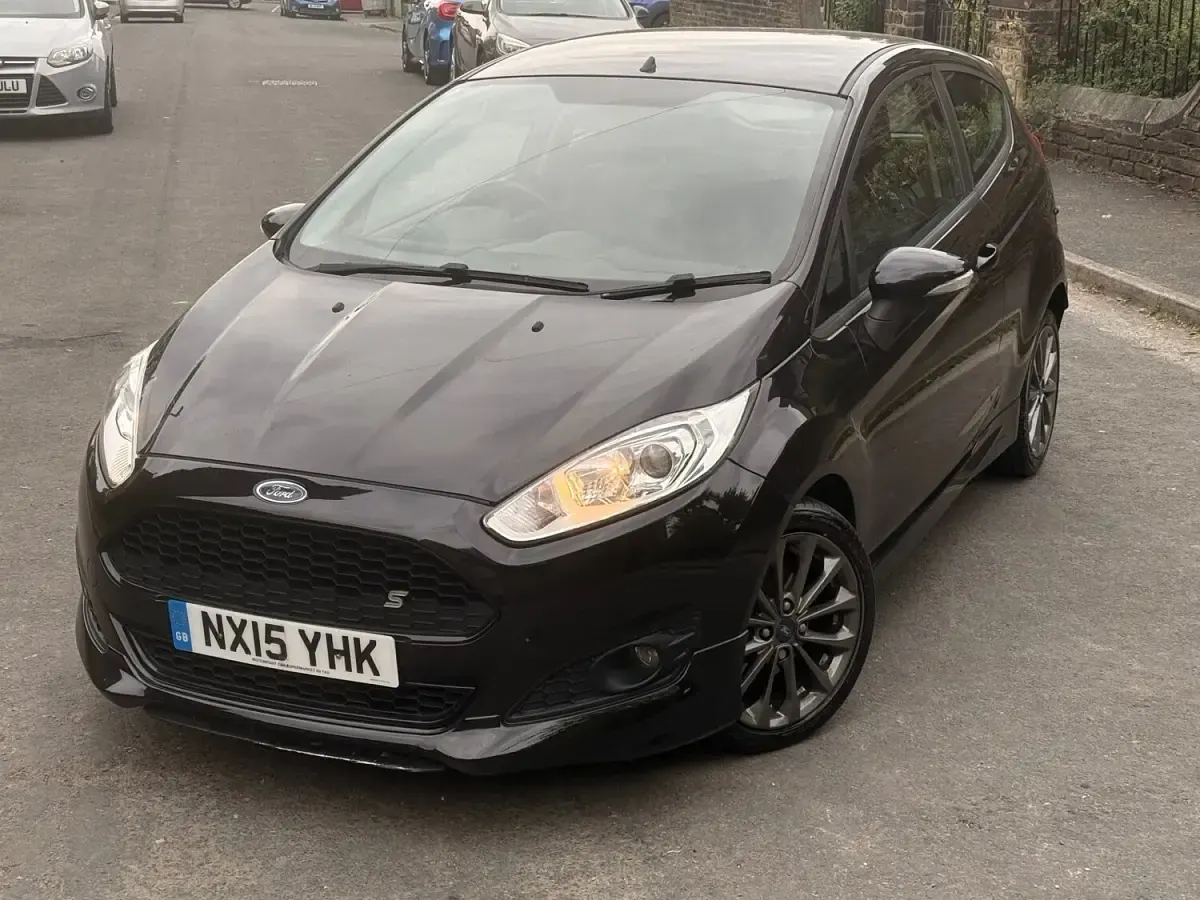 Used Ford Fiesta Zetec 125 HP (91 kW) 2015 Black Hatchback