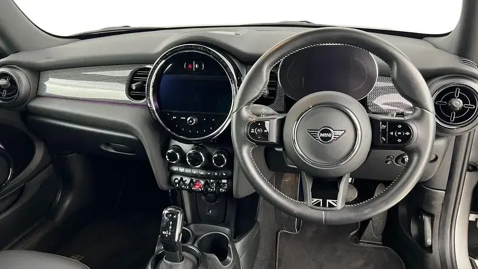 Used Mini Cooper Exclusive 134 HP (98 kW) 2023 Silver Hatchback
