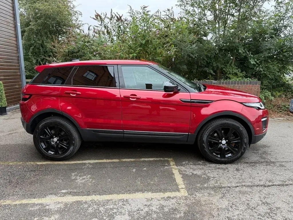 Used Land Rover Range Rover evoque SE 180 HP (132 kW) 2017 Red SUV