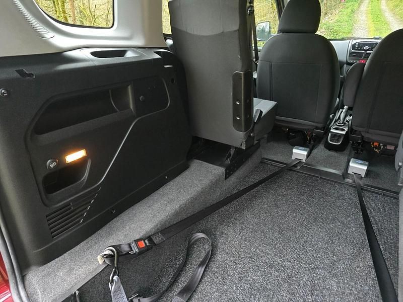 Used Fiat Doblò 2015 Red MPV