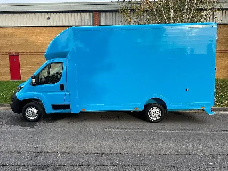 Used Peugeot Boxer S 165 HP (121 kW) 2022 Blue Van