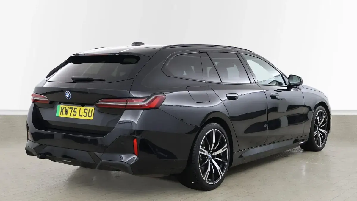 Used BMW i5 M Sport 246 kW (335 HP) 2025 Black Estate