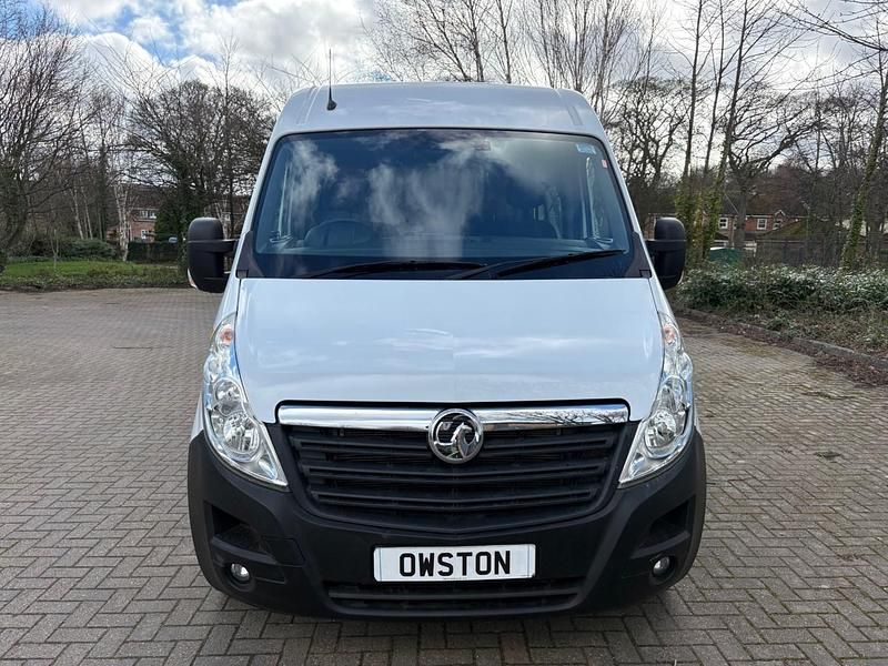 Used Vauxhall Movano 130 HP (95 kW) 2019 White MPV