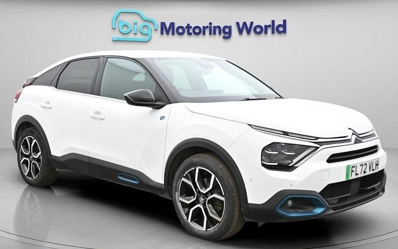 Used Citroën e-C4 Shine 100 kW (136 HP) 2022 White Hatchback