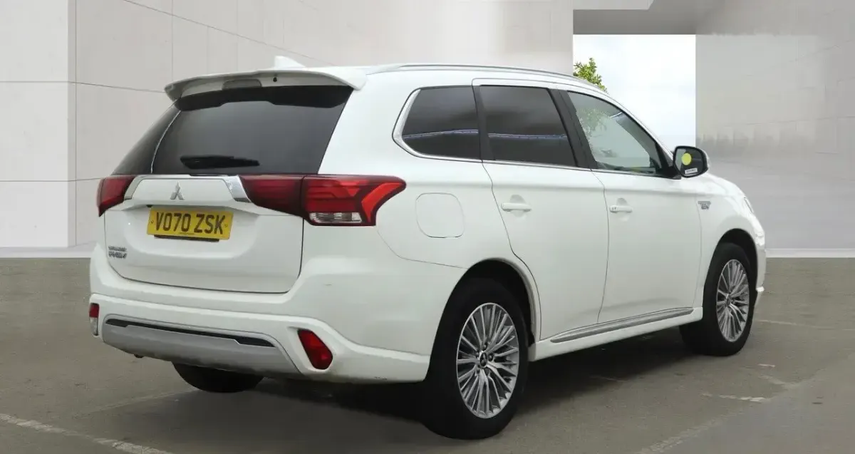 Used Mitsubishi Outlander P-HEV Plus 2020 White