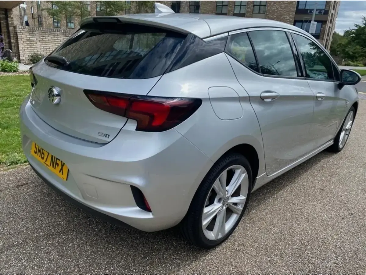 Used Vauxhall Astra SRi 2017 Silver Hatchback