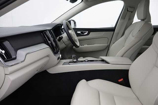 Usado Volvo XC60 Plus 247 CV (181 kW) 2025 SUV