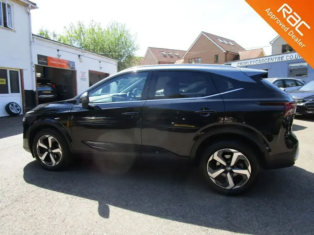 Used Nissan Qashqai S 140 HP (102 kW) 2021 Black SUV
