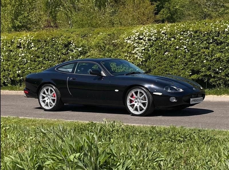 Used Jaguar XKR Supercharged 400 HP (294 kW) 2004 Black Coupe