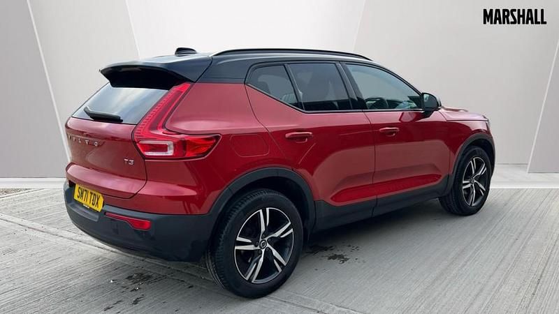 Used Volvo XC40 R-Design 163 HP (119 kW) 2022 Red SUV