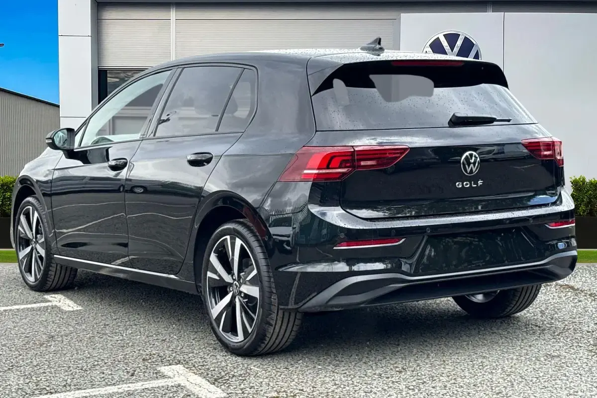New VW Golf VIII Match 150 HP (110 kW) 2026 Black Hatchback