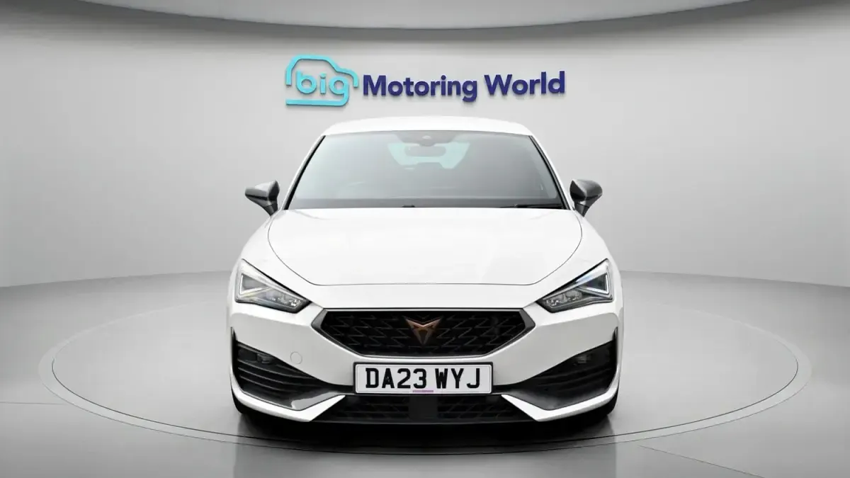 Used Cupra Leon VZ1 310 HP (228 kW) 2023 White Hatchback