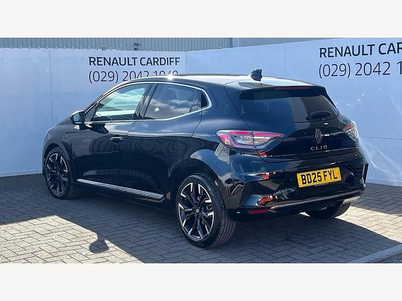 Used Renault Clio V Techno 143 HP (105 kW) 2025 Metallic  diamond black  Hatchback