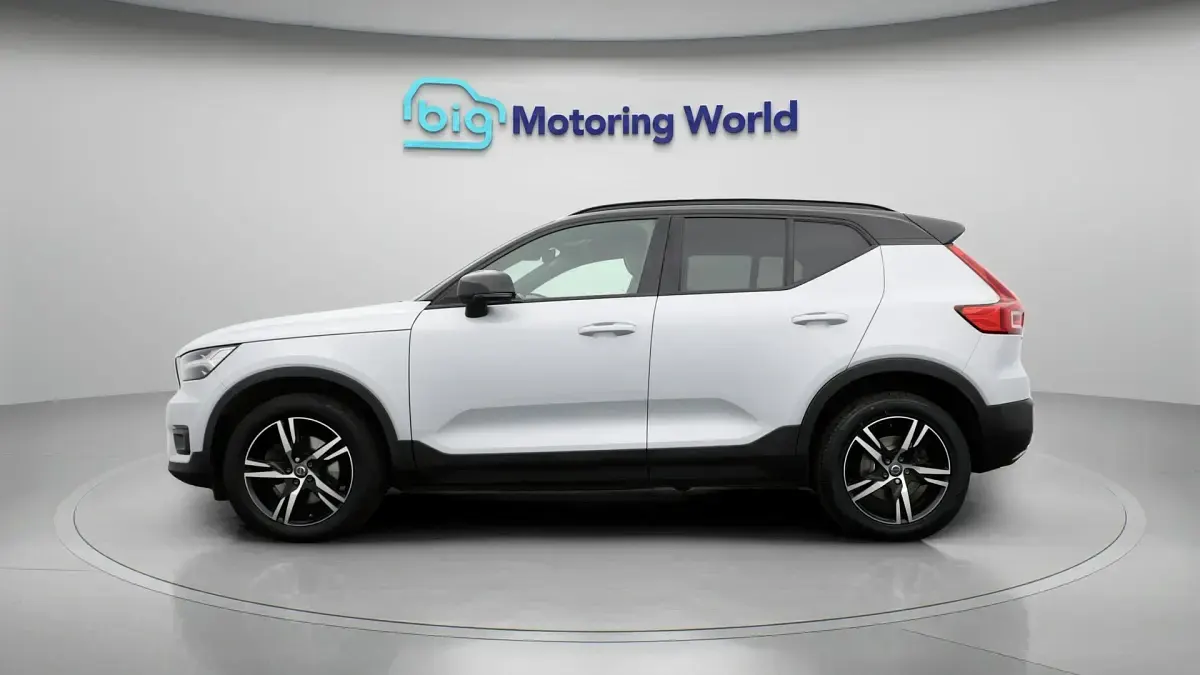 Used Volvo XC40 R-Design 188 HP (138 kW) 2019 SUV
