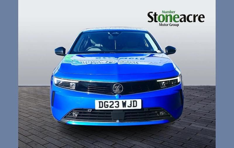 Used Vauxhall Astra Design Edition 130 HP (95 kW) 2023 Blue Hatchback