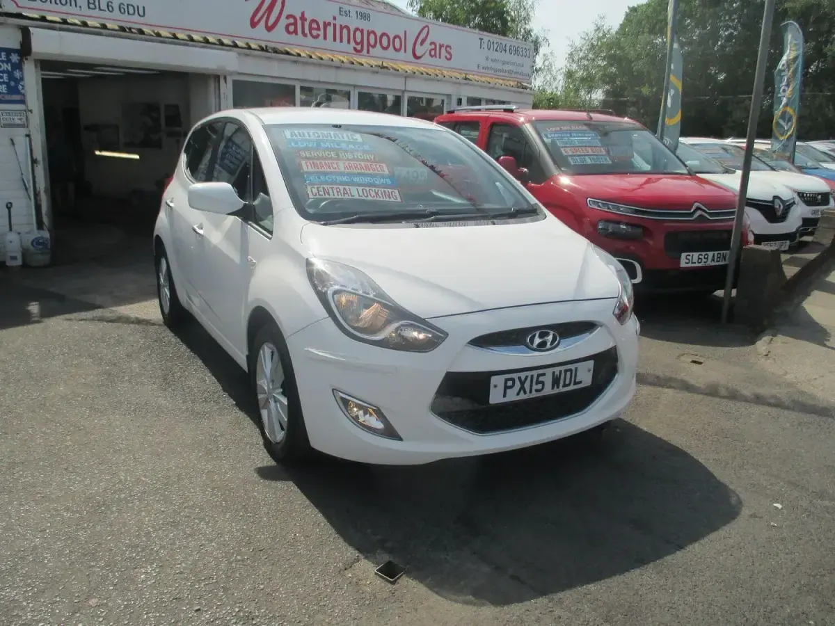 Used Hyundai ix20 Active 125 HP (91 kW) 2015 White Hatchback