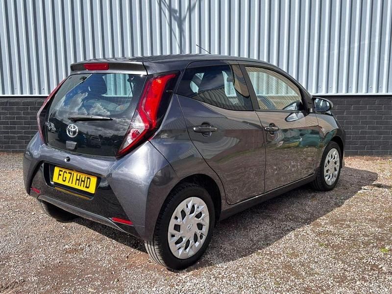 Used Toyota Aygo X-play 70 HP (51 kW) 2022 Black