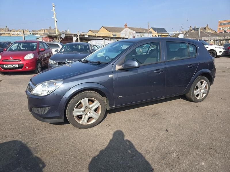 Used Vauxhall Astra Active 115 HP (84 kW) 2010 Blue Hatchback