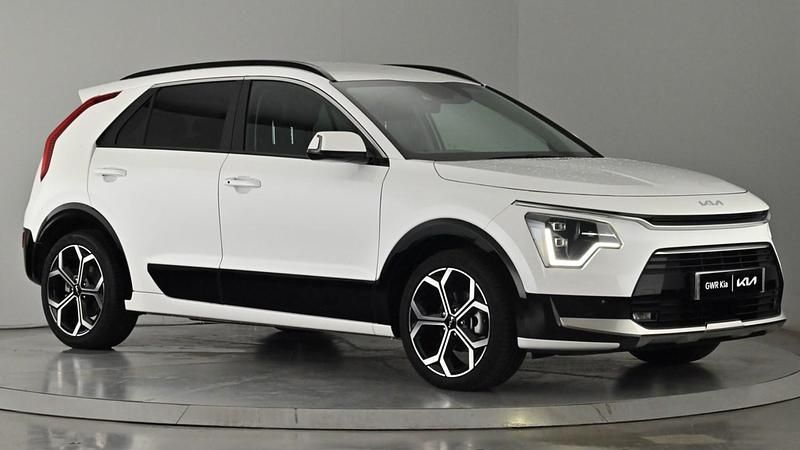 White Used 2024 Kia Niro 3 SUV | £26,950 (Expensive) - Image 1/4