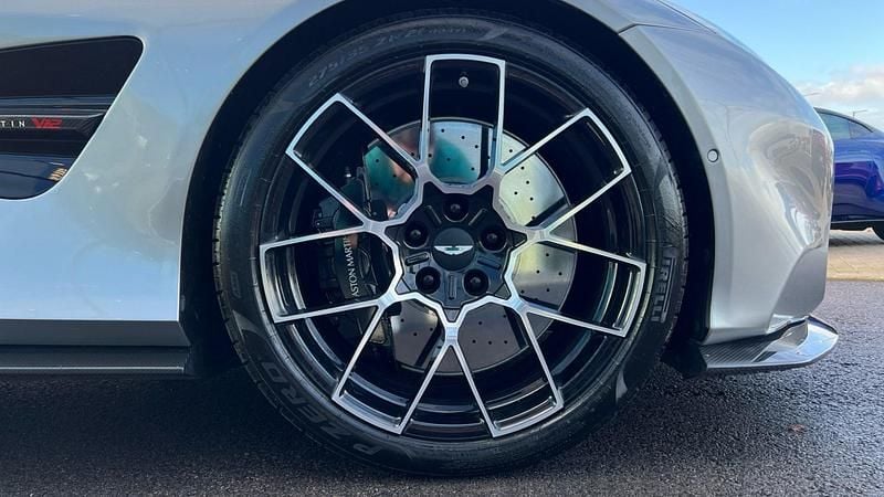 Used Aston Martin Vanquish 835 HP (614 kW) 2025 Silver Coupe