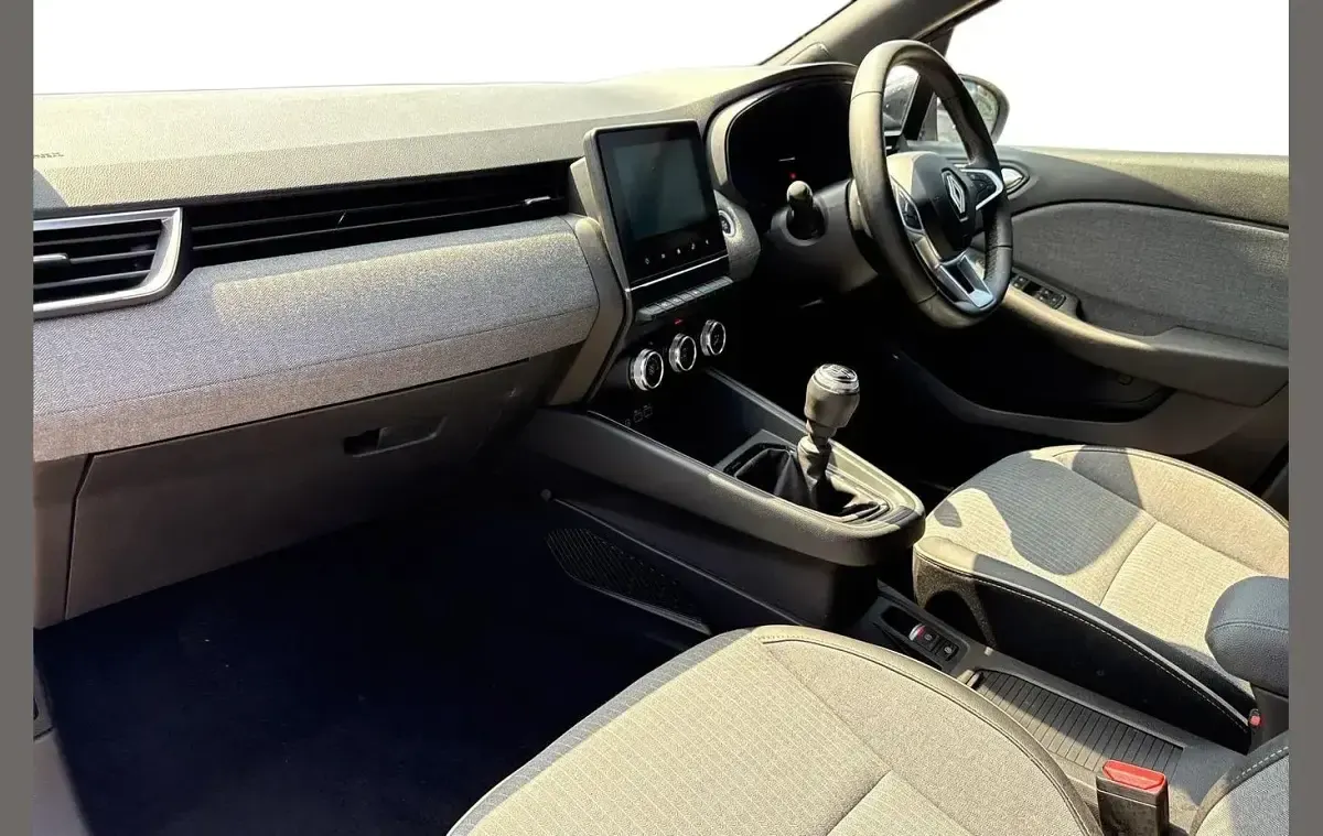 Used Renault Clio Techno 90 HP (66 kW) 2024 Grey Hatchback