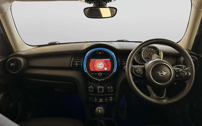 Used Mini ONE Classic 102 HP (75 kW) 2019 Silver Hatchback