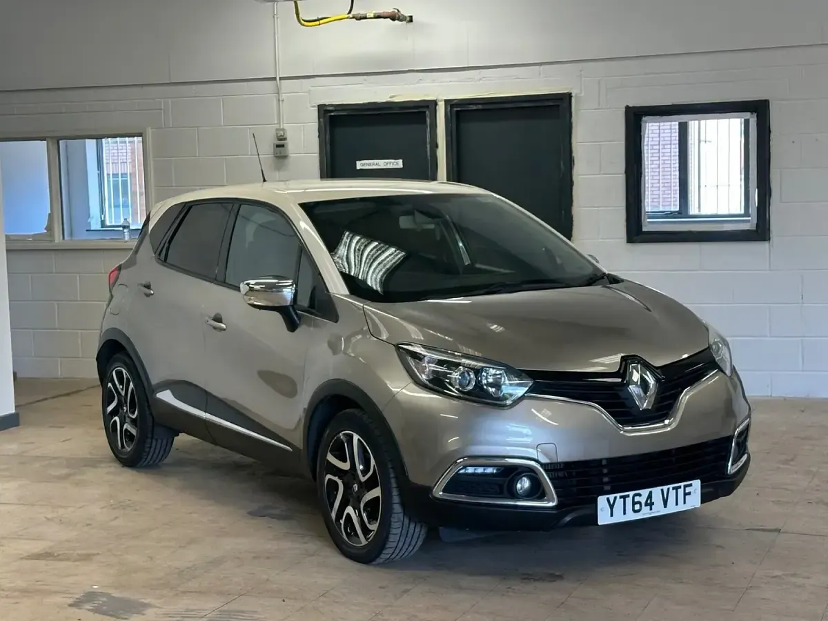 Used Renault Captur Dynamique 90 HP (66 kW) 2014 Beige SUV
