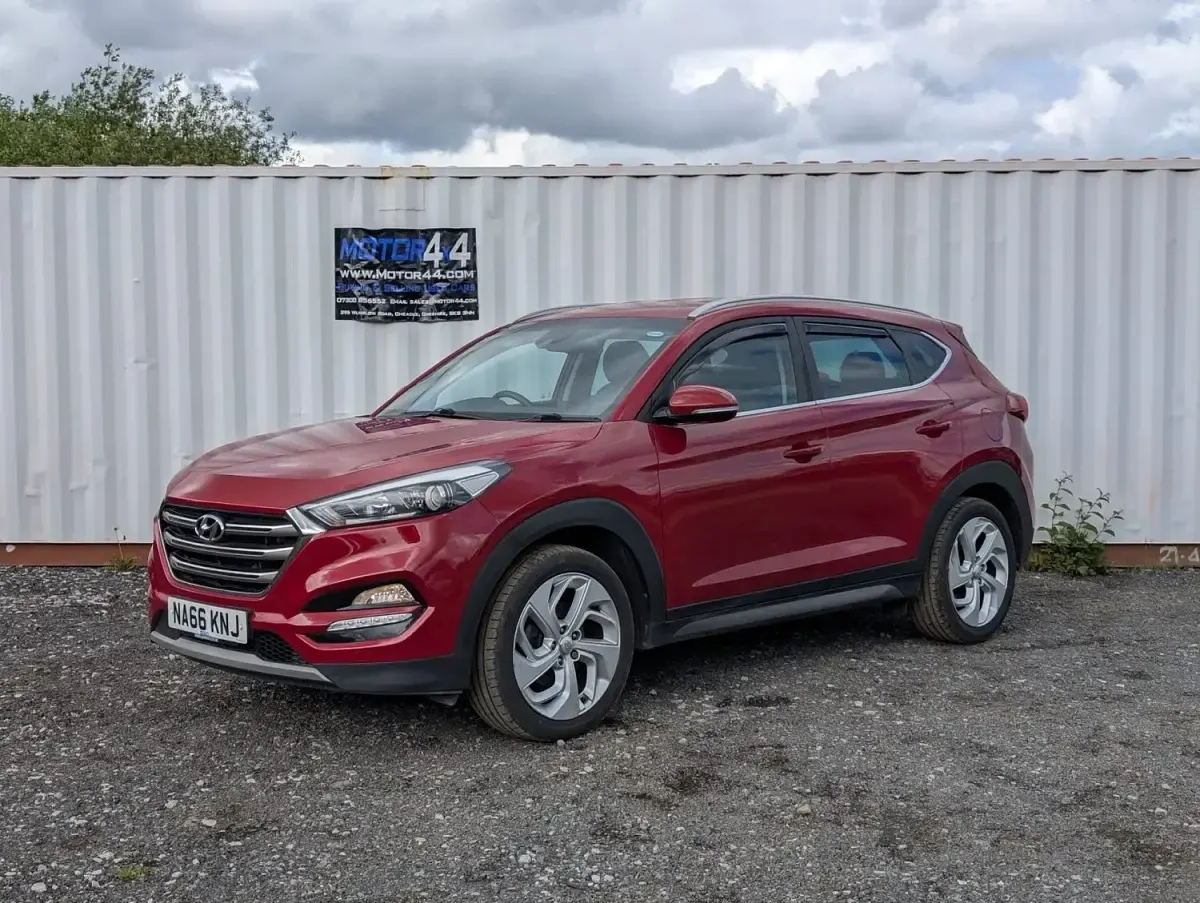 Used Hyundai Tucson Premium 136 HP (100 kW) 2016 Red SUV