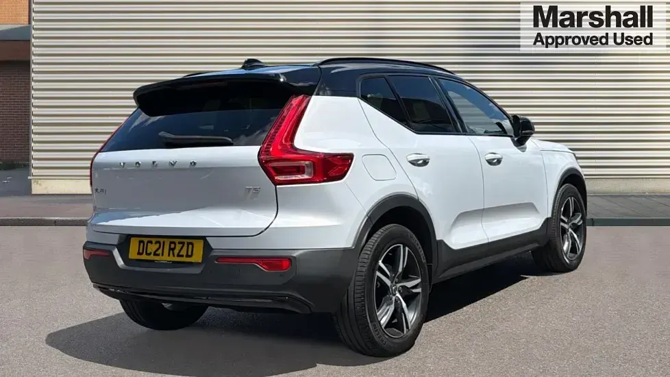 Used Volvo XC40 R-Design 163 HP (119 kW) 2021 Silver SUV