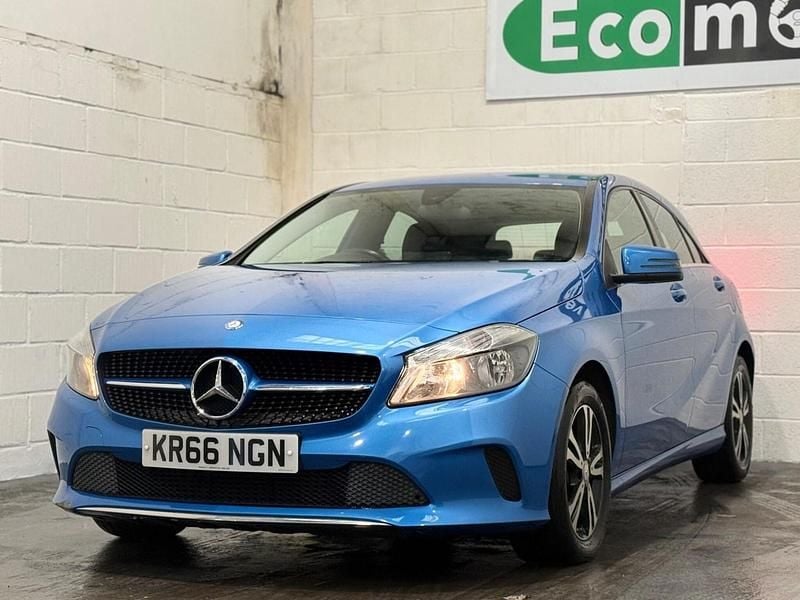 Used Mercedes A180 SE 2016 Blue Hatchback