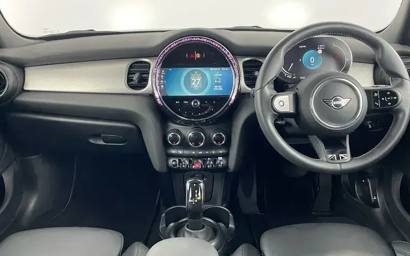 Usado Mini Cooper Exclusive 136 HP (100 kW) 2022 Citadino
