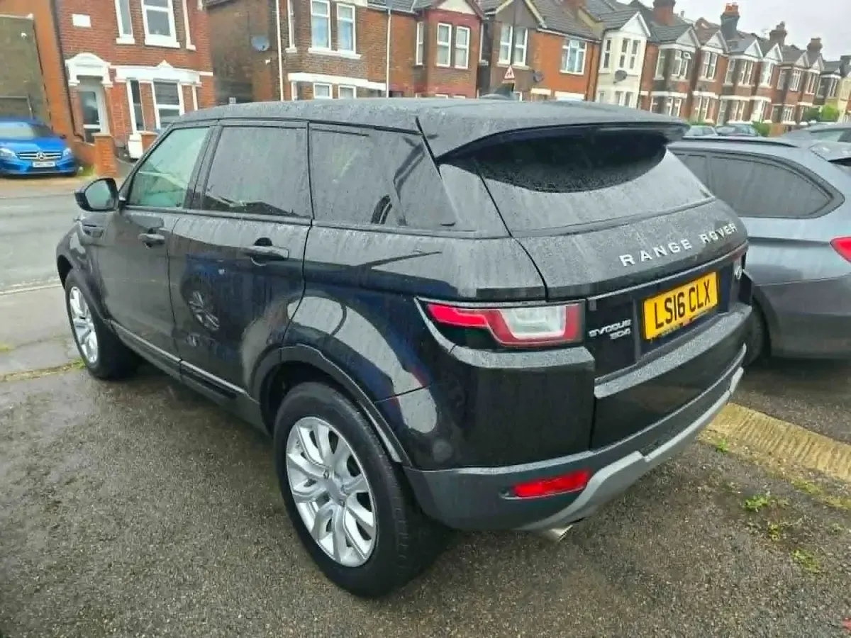 Used Land Rover Range Rover evoque SE 2016 Black Estate