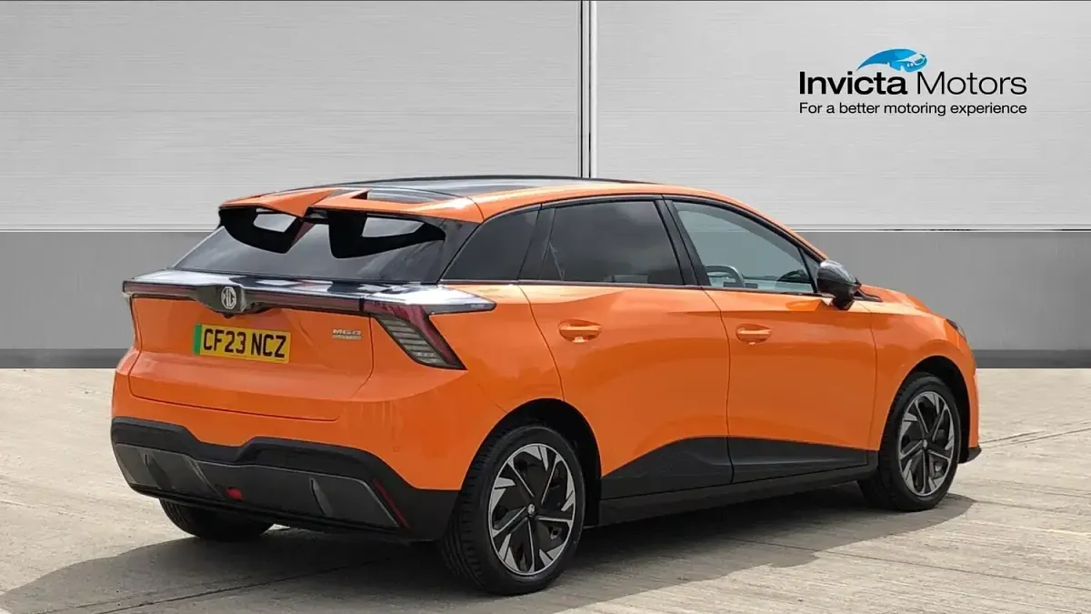 Used MG MG4 EV Trophy 150 kW (204 HP) 2023 Orange Hatchback