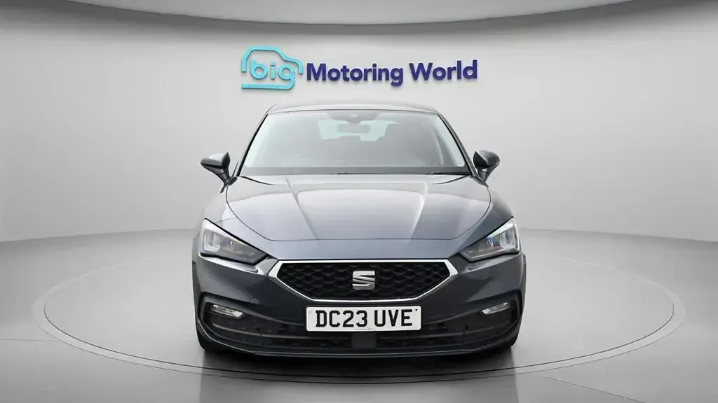 Used Seat Leon SE Dynamic 110 HP (80 kW) 2023 Grey Hatchback