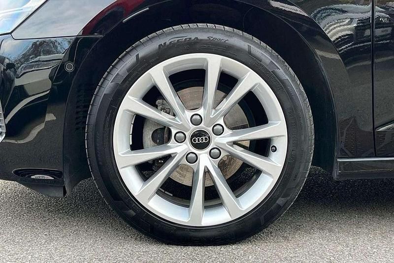Używany Audi A3 Sport 113 KM (83 kW) 2024 Czarny Hatchback