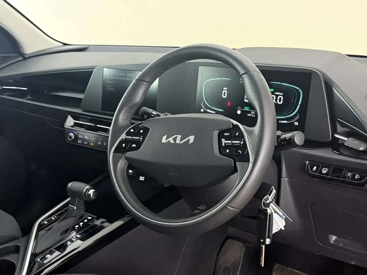 Used Kia Niro 141 HP (103 kW) 2022 Red SUV