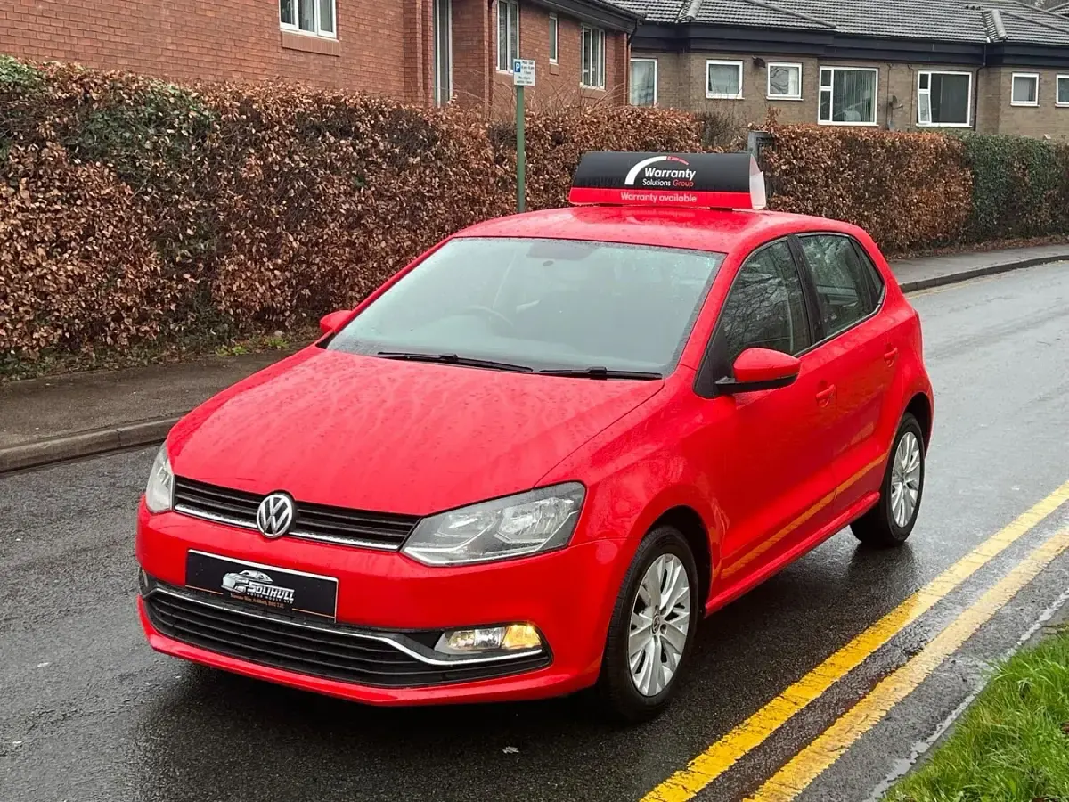 Used VW Polo SE 60 HP (44 kW) 2015 Red Hatchback