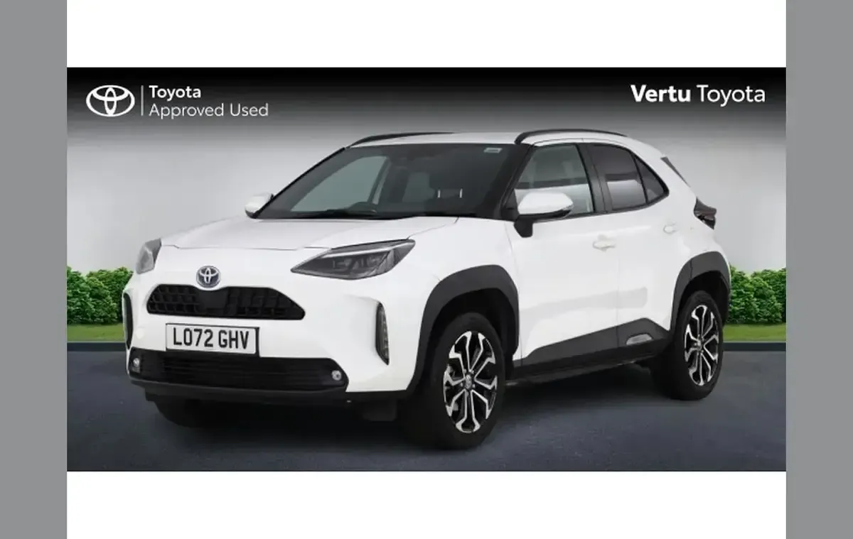 Used Toyota Yaris Cross Design 113 HP (83 kW) 2022 White SUV