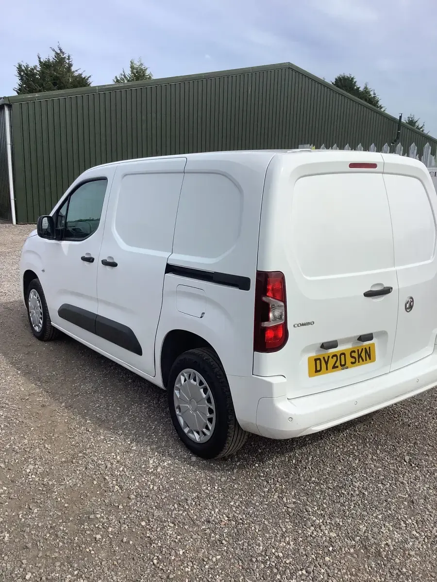 Used Vauxhall Combo Sportive 100 HP (73 kW) 2020 White MPV