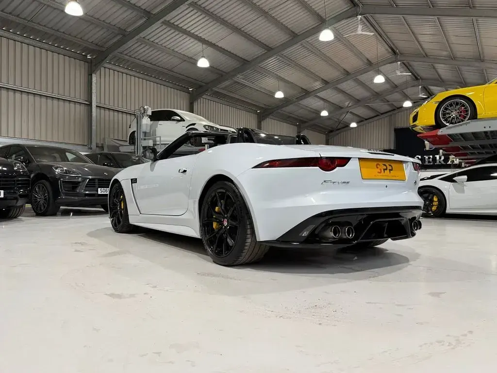 Used Jaguar F-Type Supercharged 575 HP (422 kW) 2017 White Cabriolet