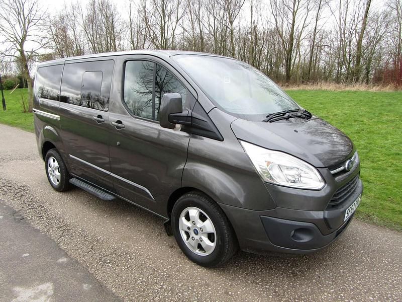 Used Ford Tourneo Titanium 130 HP (95 kW) 2018 Grey MPV