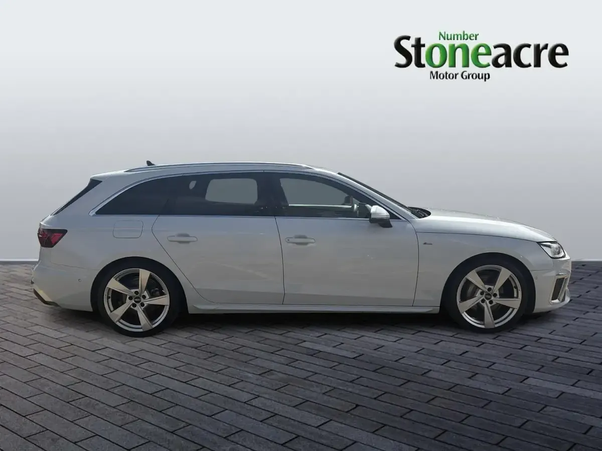 Used Audi A4 S-Line 204 HP (150 kW) 2024 White Estate