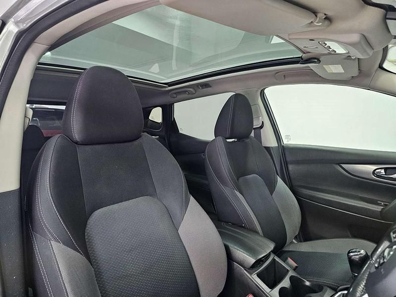 Used Nissan Qashqai N-Connecta 115 HP (84 kW) 2019 Silver SUV